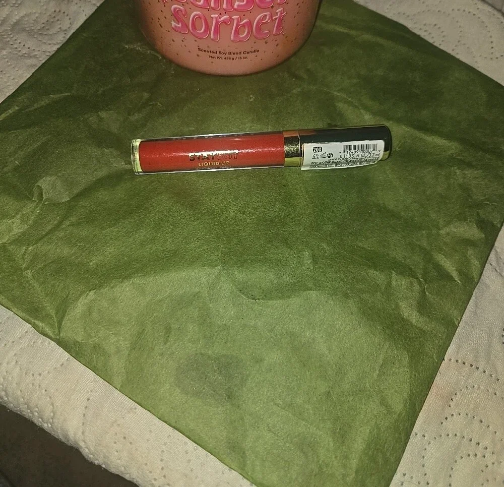 Milani Stay Put  Lipstick - Vibrant Red